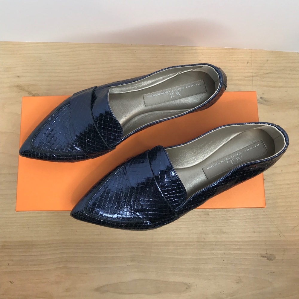 Attilio Giusti Leombruni Point Toe Moccasin Navy